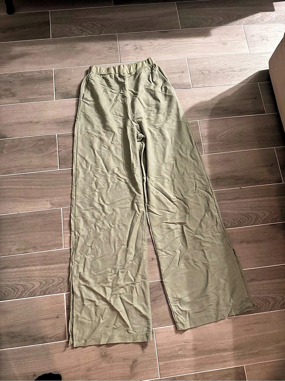 Zara Wide Leg Pants in Green Size Medium Like New